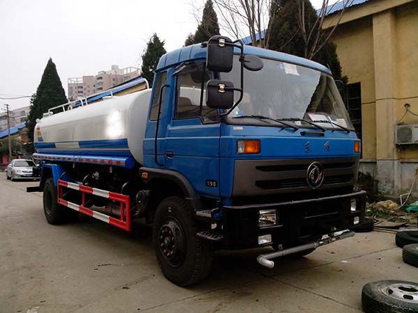 東風(fēng)153灑水車(chē)(12-15噸)